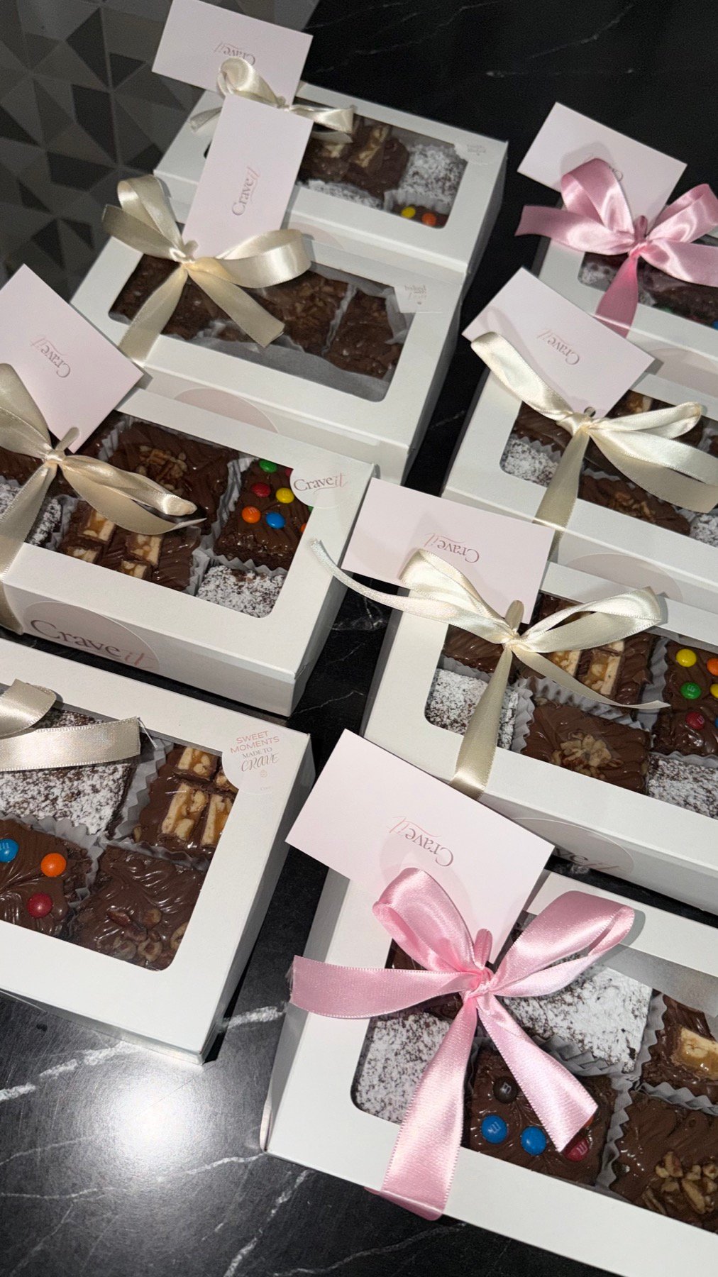 Cajas de brownies Crave It listas para regalar